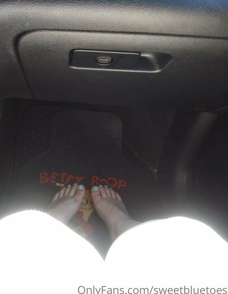 sweetbluetoes pornstar naked pic