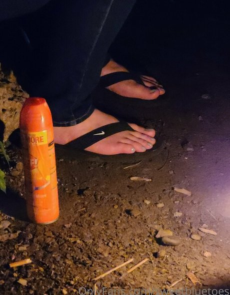 sweetbluetoes model sexy picture