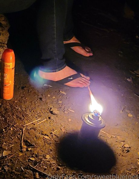 sweetbluetoes model img