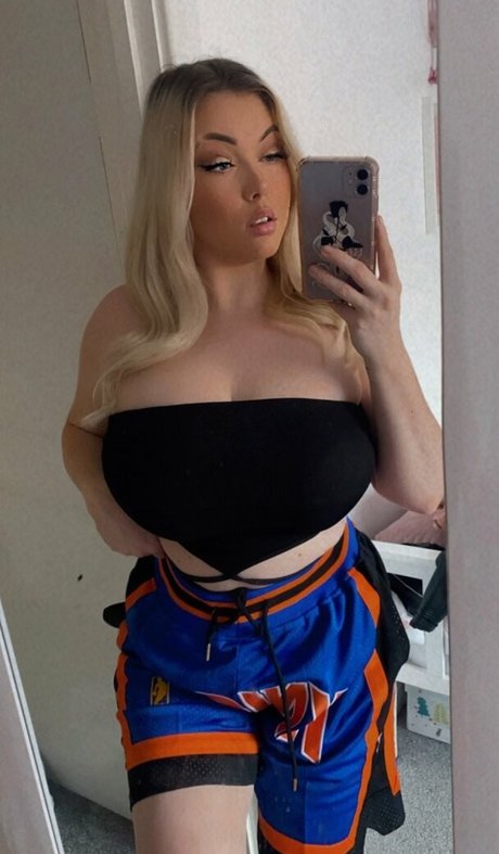 Kendall Rowan art star pictures