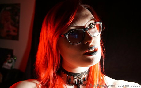 madammedusa model high quality photo