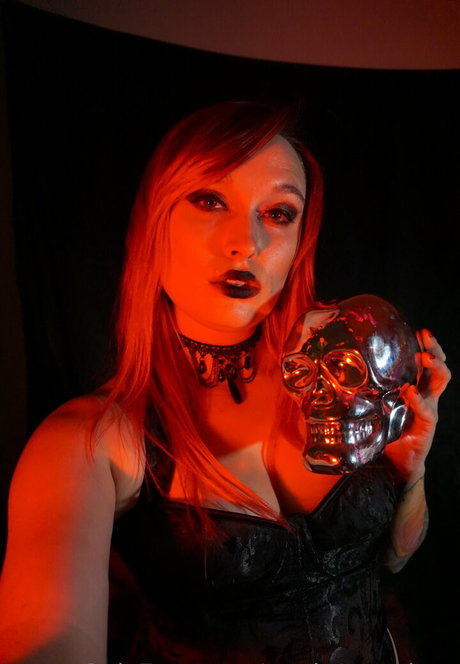 madammedusa model xxx photo