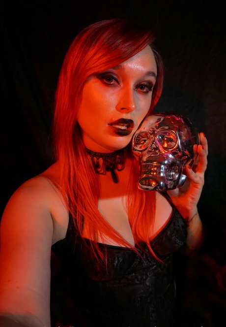 madammedusa model pretty images