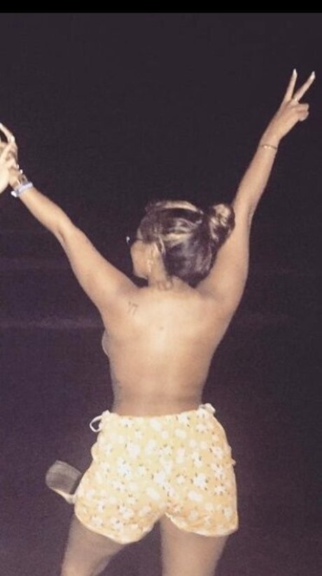 Monica Sacal nudes model picture