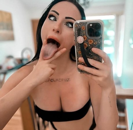 Thebabywitchery beautiful model image