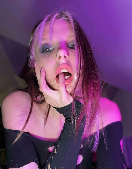 miastarsvip pretty model gallery