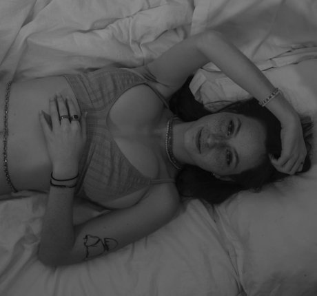 Caponce model nice pic