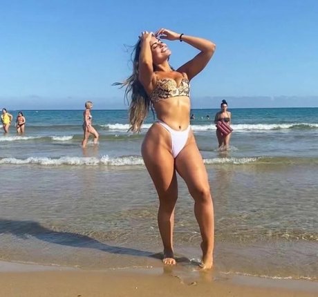 Chiara Pugliesi star pretty pics