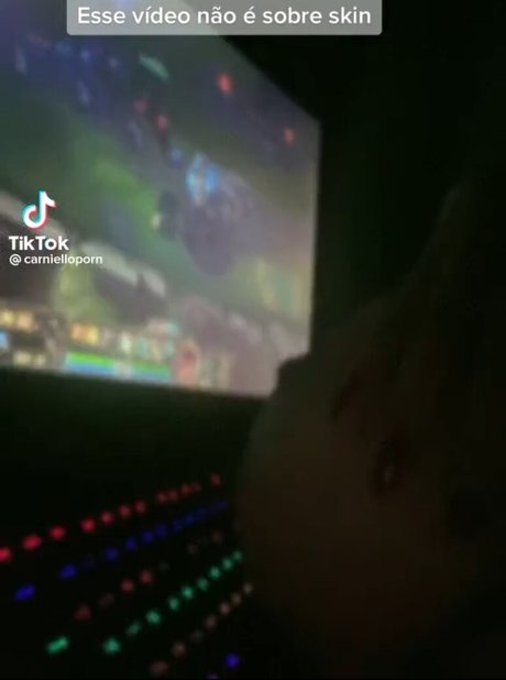 Maria Eduarda Carniello xxx star img