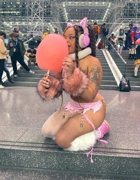 Kikicheea erotic actress photo