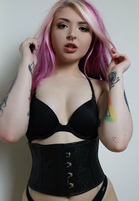 alicephantom free pornstar pretty pics