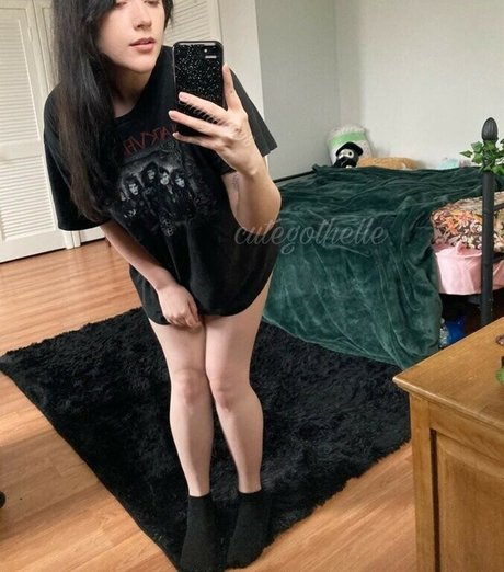 cutegothelle hot star archive