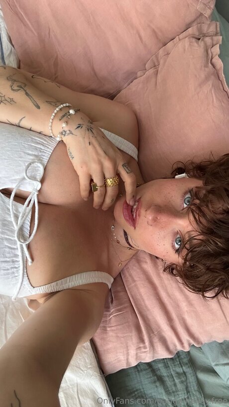 badgalhailey free model high quality pictures