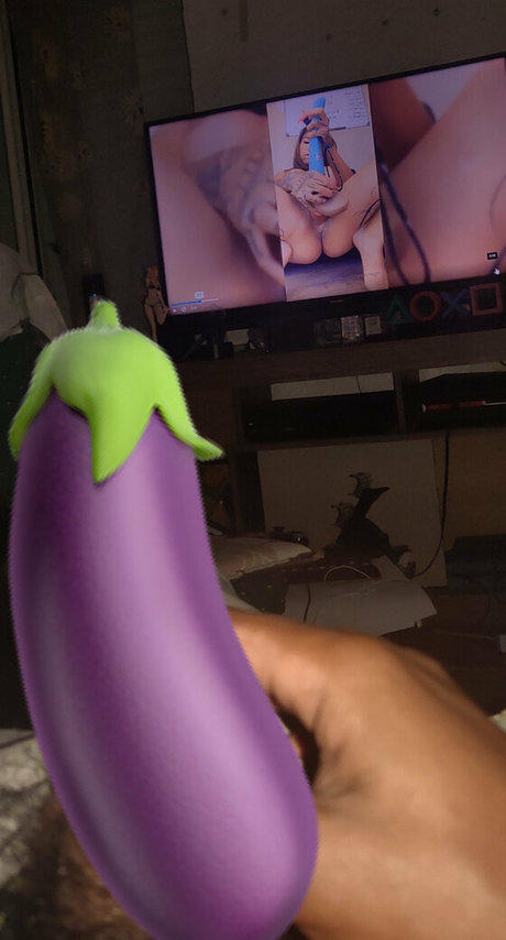 jasminegtv pornographic model photos