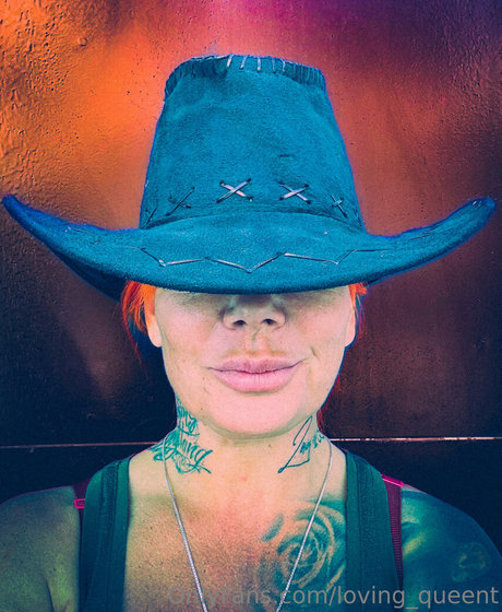 loving queent adult model images