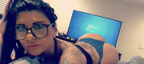Itsnikkyfoxx pornstar hot archive