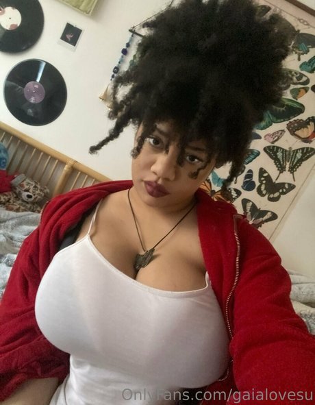 gaialovesu model naked pics