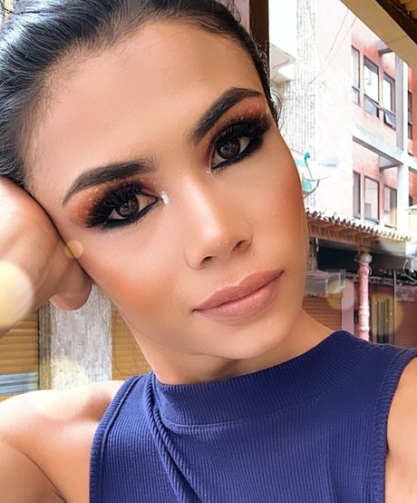 Ana Henao art model images