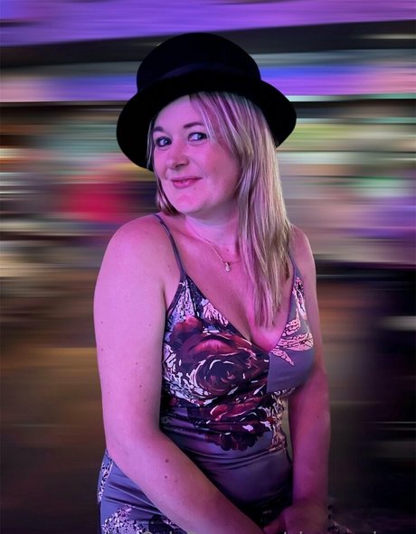 vixencurious perfect pornstar photo