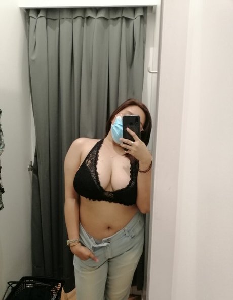 Lady Akiko star beautiful pictures