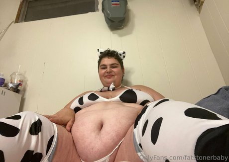 fatstonerbaby erotic model pics