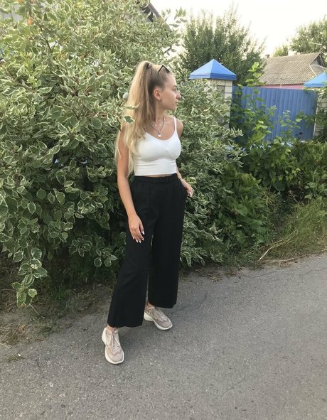 little virginnn sex actress photos