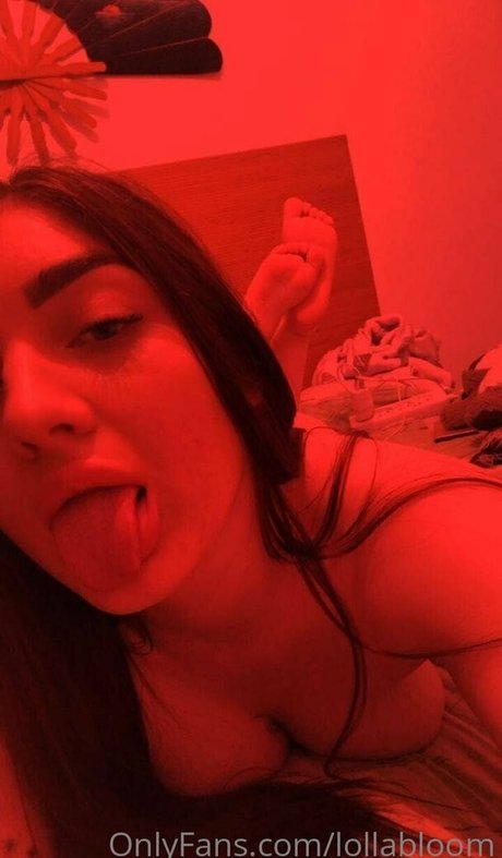 lollabloom model beautiful gallery