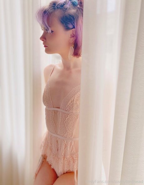 lovelybedhead naked actress pics