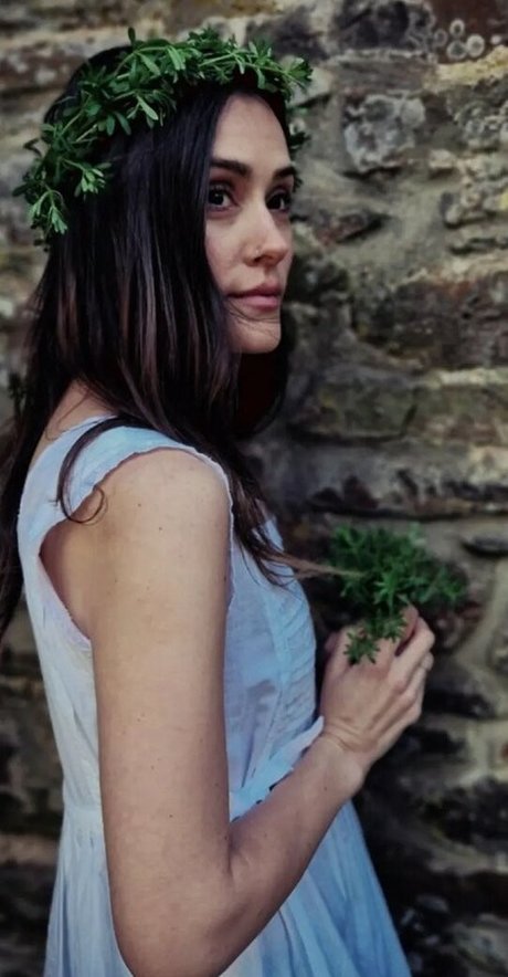 Natalie Blair beautiful star img