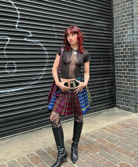 Lara Adkins model best archive