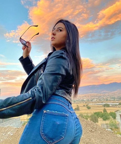 Danahe Vasquez erotic star img