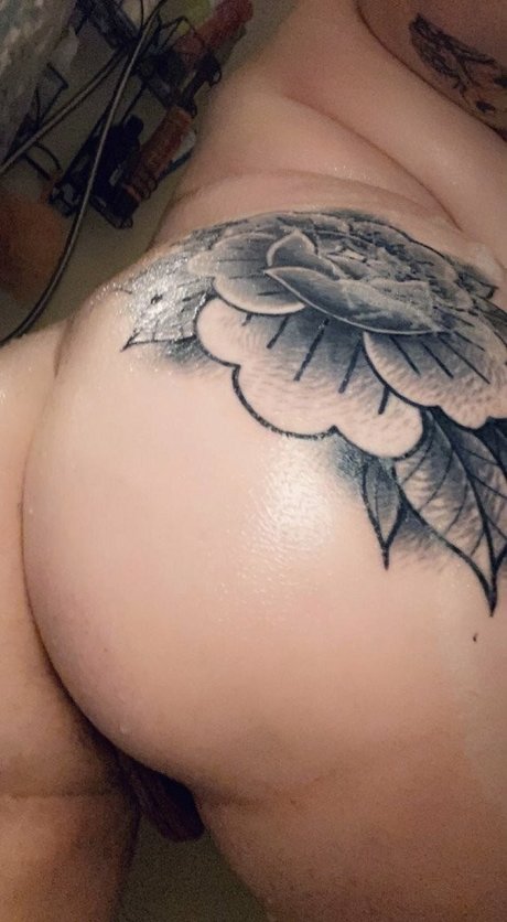 Ambaby star nude photo