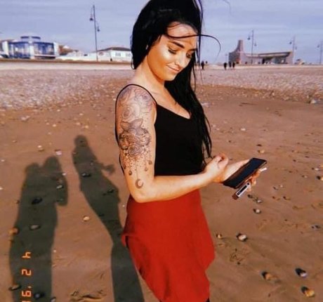 Sassyshaw xxx model photo