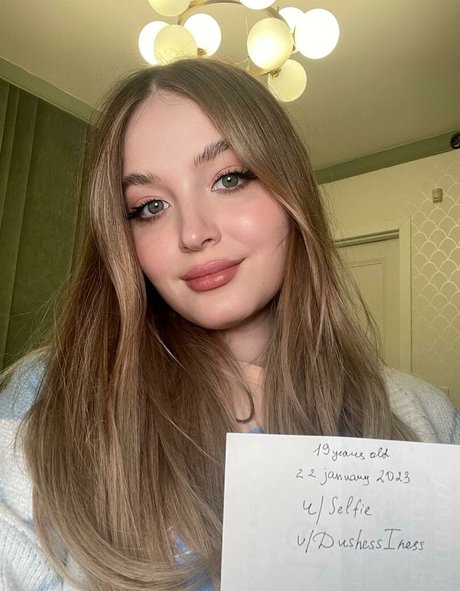 DushessIness model high quality gallery