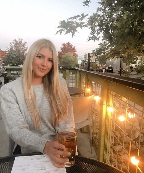 Noelle Starr sex model images