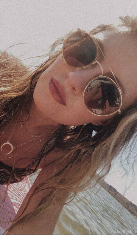 pocketrobbin hot star photo