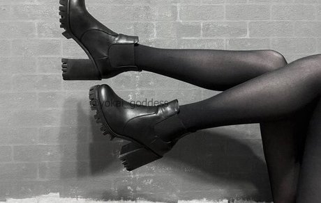 yokai goddess nude model image