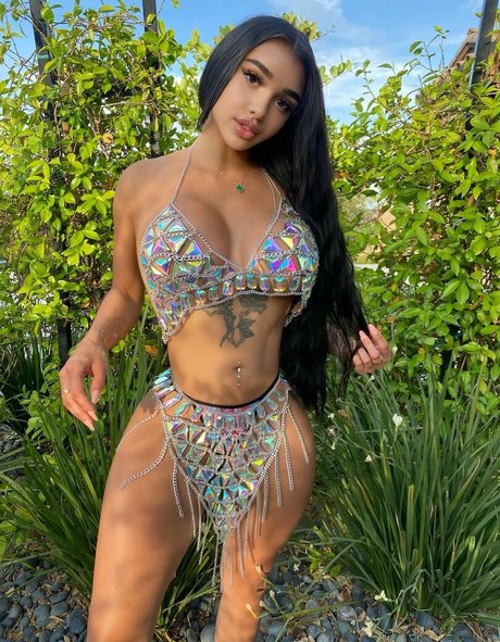 jayluhxo pornographic model photo