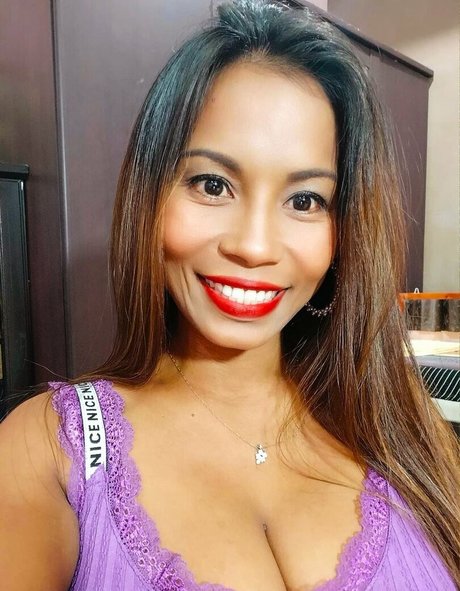 PaulaThai exclusive pornstar images