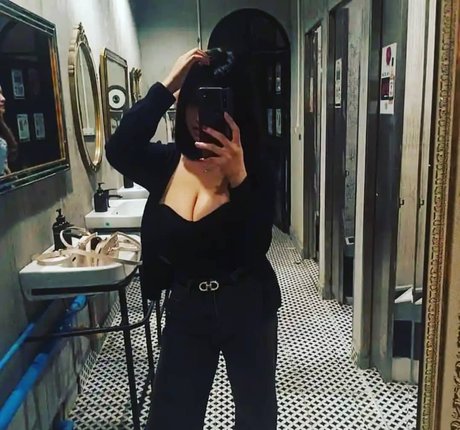 Warunee Thanyaphu high quality star image