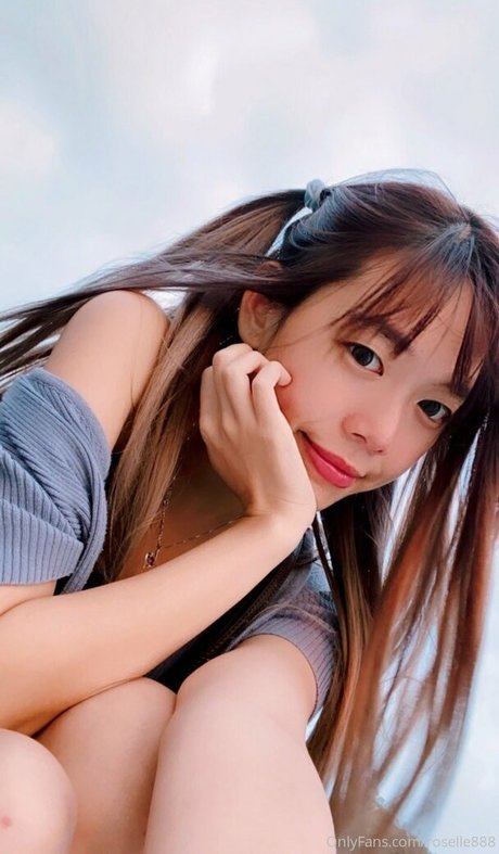 roselle888 erotic star picture