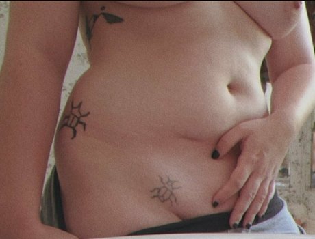 freespelaea nude star photos