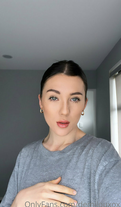 demilouxox model nude photos