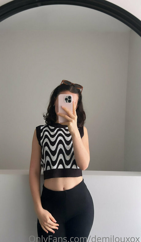 demilouxox pretty pornstar pictures