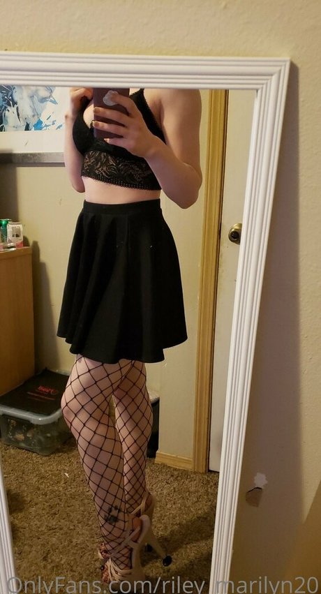 riley marilyn20 sexy star gallery