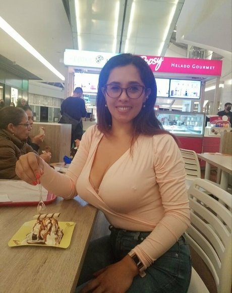 Vivi Becerra nudes model gallery