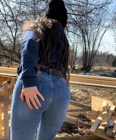 camillaisbored star nude img