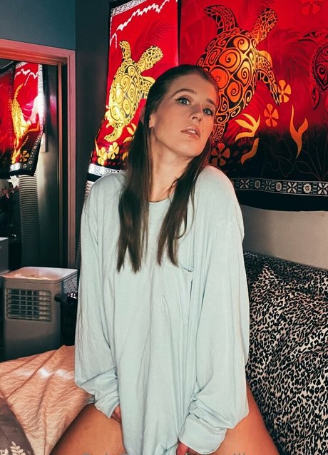 emilia muunn pretty model gallery