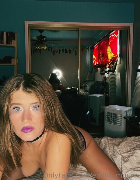 emilia muunn porn star pic