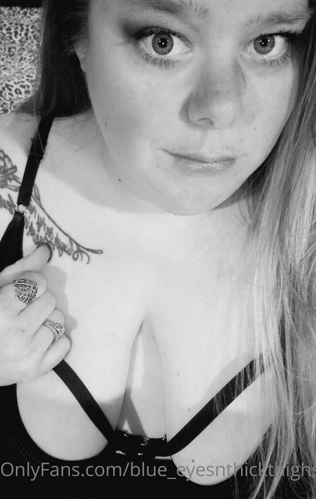 blue eyesnthickthighs nice actress galleries